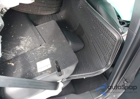 2023 Ford Mustang Mach-E Select z USA, uszkodzony, nr VIN 3FMTK1S5XPMB00664